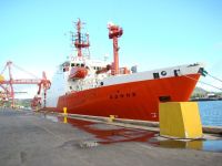 FS SONNE an der Pier im Hafen von Guam.