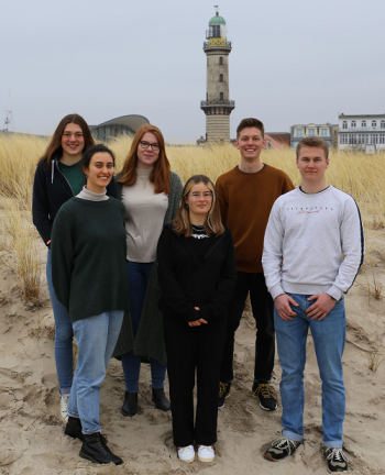 Bild, dass Raja, Annina, Xenia, Lara, Simon und Leon zeigt