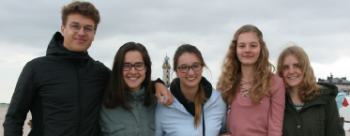 Bild, das Timon, Charlotte, Juliane, Greta und Rieke zeigt